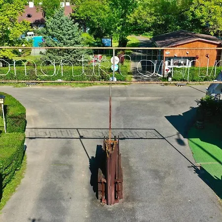 Bed & Breakfast Romantik Camping Es Panzio 2*