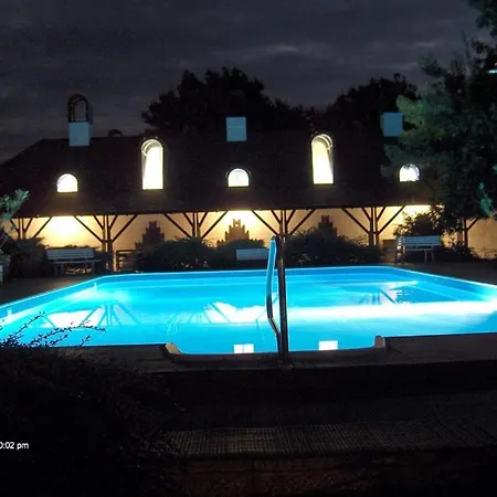 Romantik Camping Es Panzio Bed & Breakfast